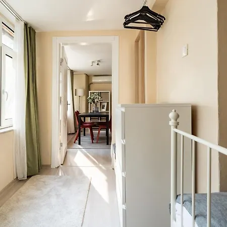 Charming And Flat Near Macka Park Apartment
